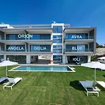 Aquarama Pool Apts.